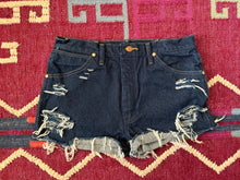 Load image into Gallery viewer, Wrangler Shorts 34 Inch
