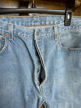Load image into Gallery viewer, Men’s Vintage Levi’s 501
