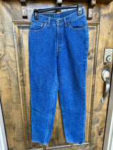Load image into Gallery viewer, Vintage Levi’s 17501
