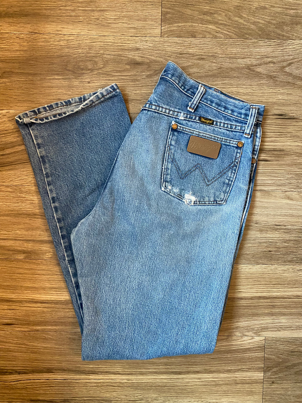 Distressed Wrangler Jeans 34 inch